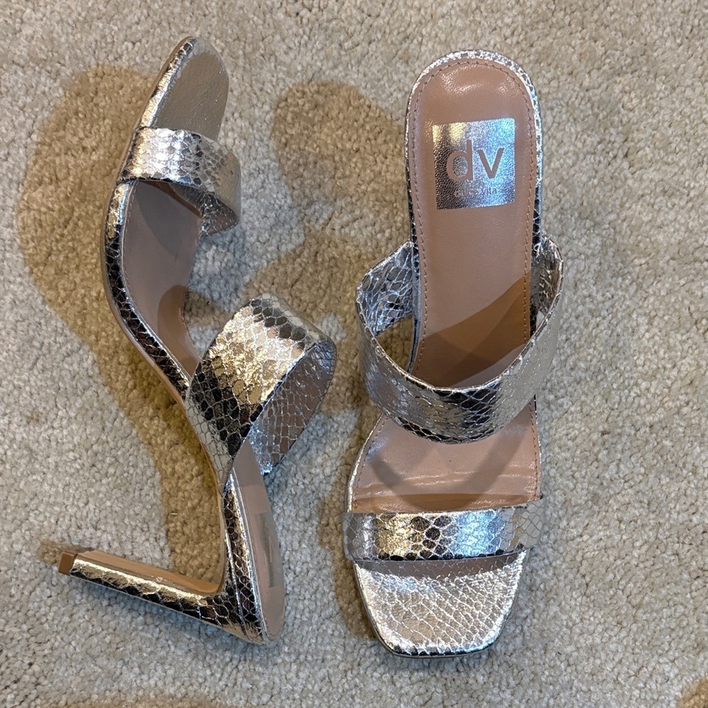 DV by Dolce Vita Silver Metallic Snake Print 4 inch Heels-Size 8